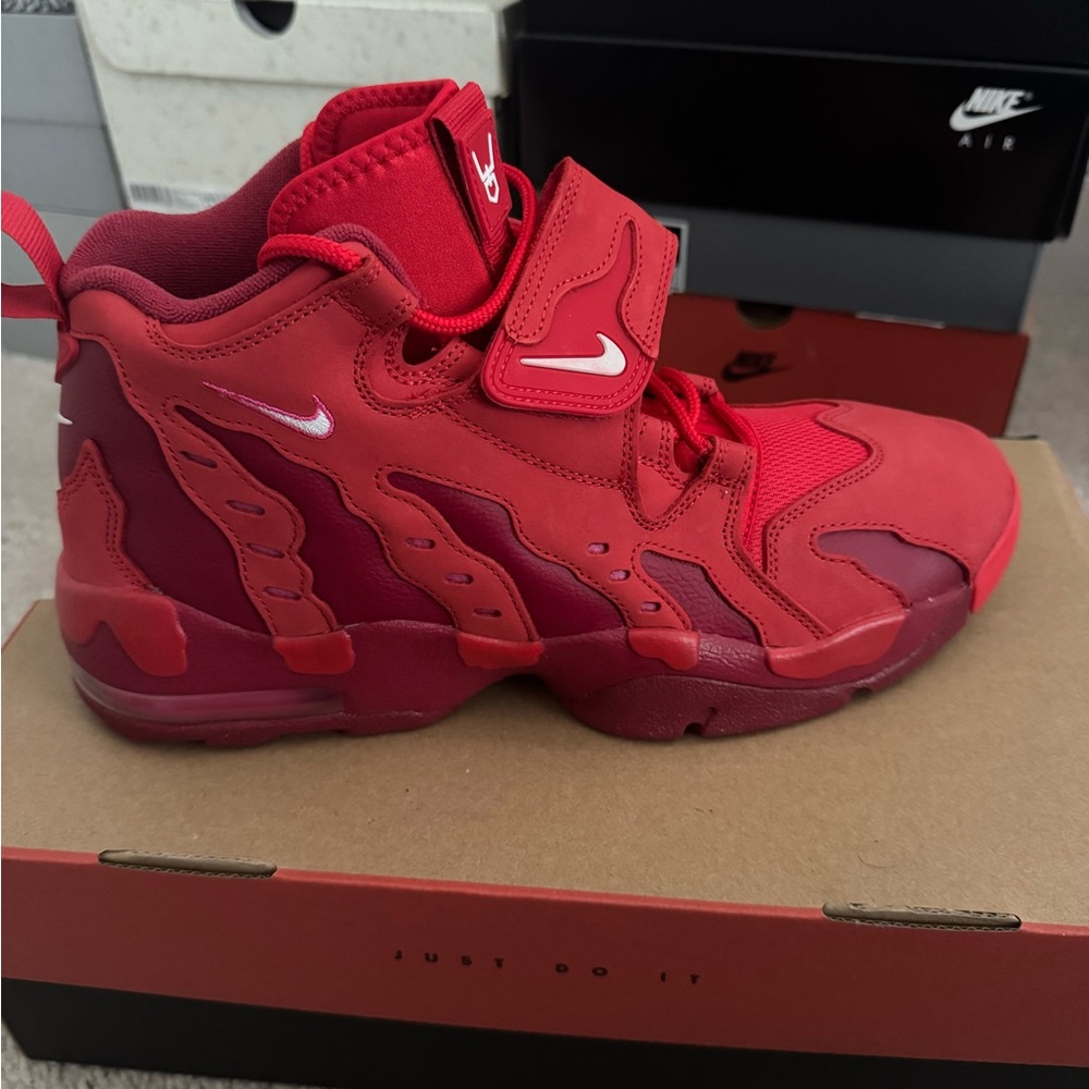 Nike Black and Red Shoe Box